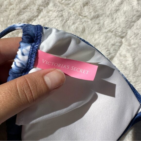Victoria's Secret | Flounce Teeny Triangle Bikini Inkblot | Size Medium - Picture 9 of 11